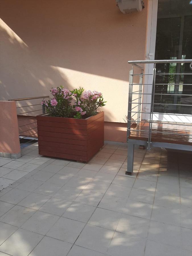 Hotel Tamaris Новий Винодольський Екстер'єр фото